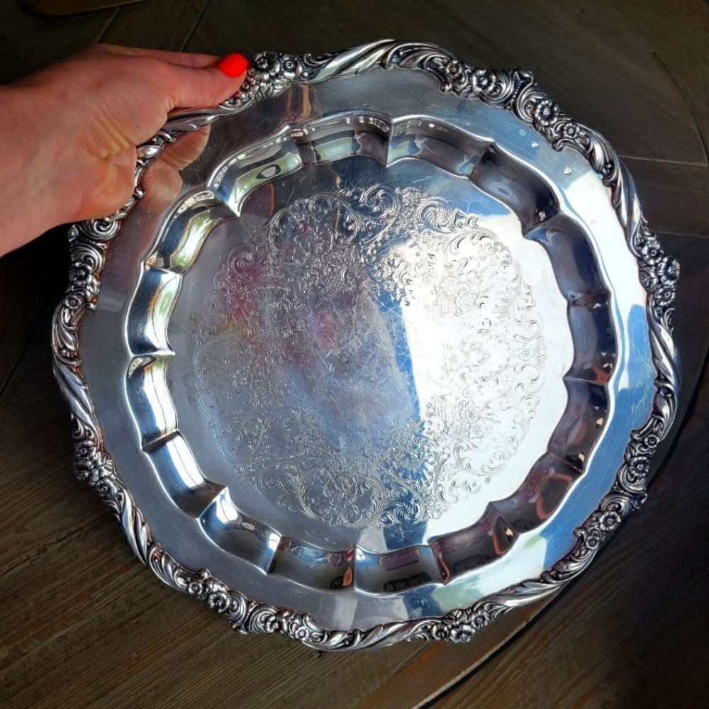 Vintage Heritage 1847 ROGERS BROS serving tray/ silver plate